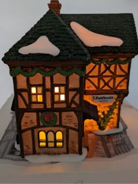 Dicken’s Village Series T Puddlewick Spectacle Shop. Heritage Village Collection